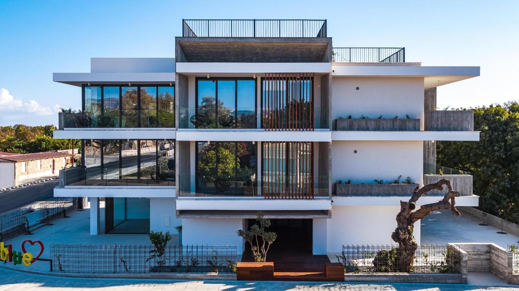 Avenue 102 1 Bed Apartment Paphos Bagian luar foto