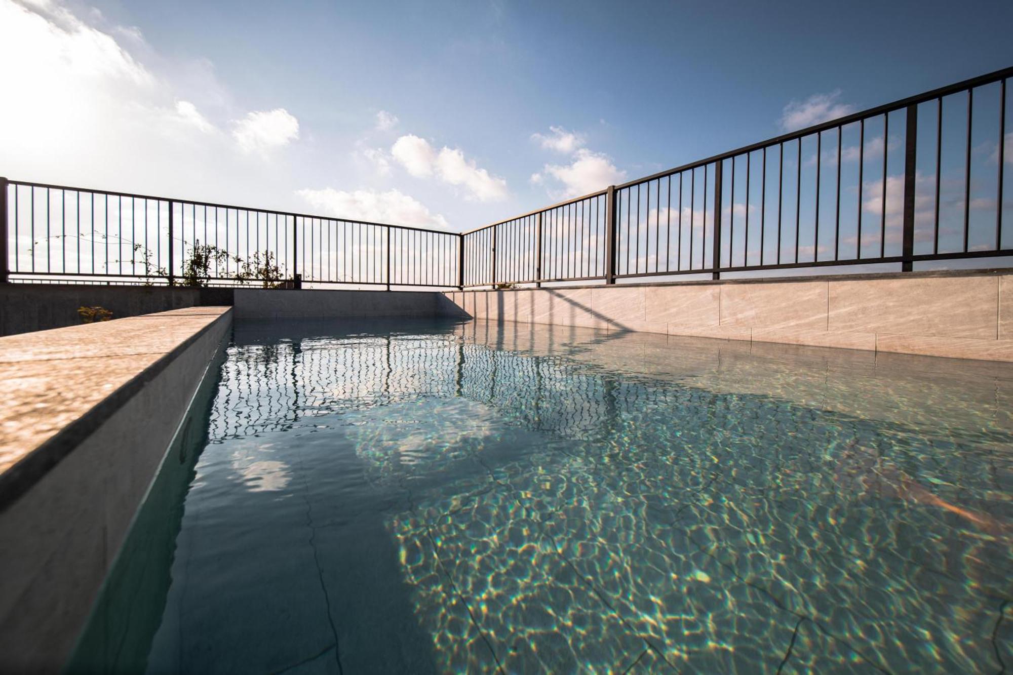 Avenue 102 1 Bed Apartment Paphos Bagian luar foto
